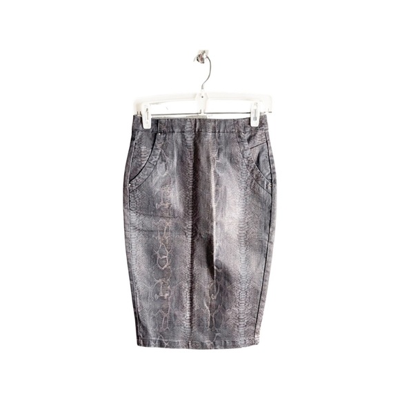 Maggie double back zip gray reptile print with two pockets size 4 Pencil skirt. - Picture 1 of 9
